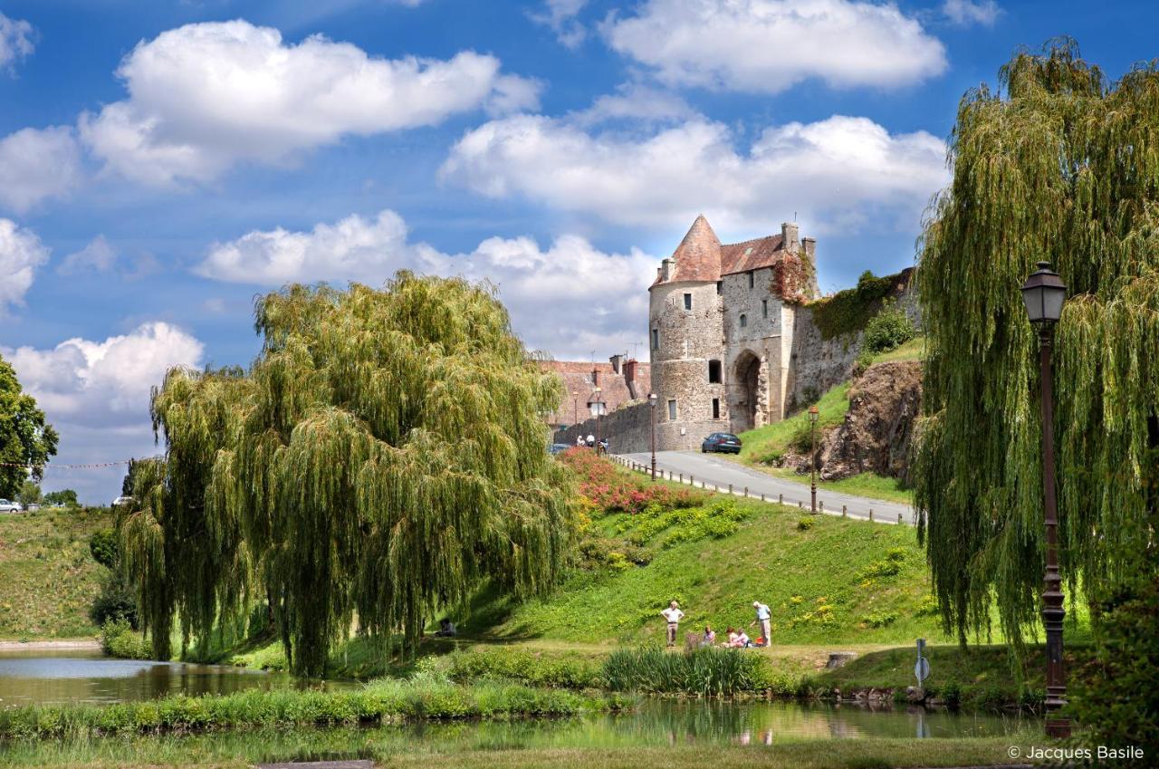 Отель Ibis Falaise Coeur De Normandie Экстерьер фото