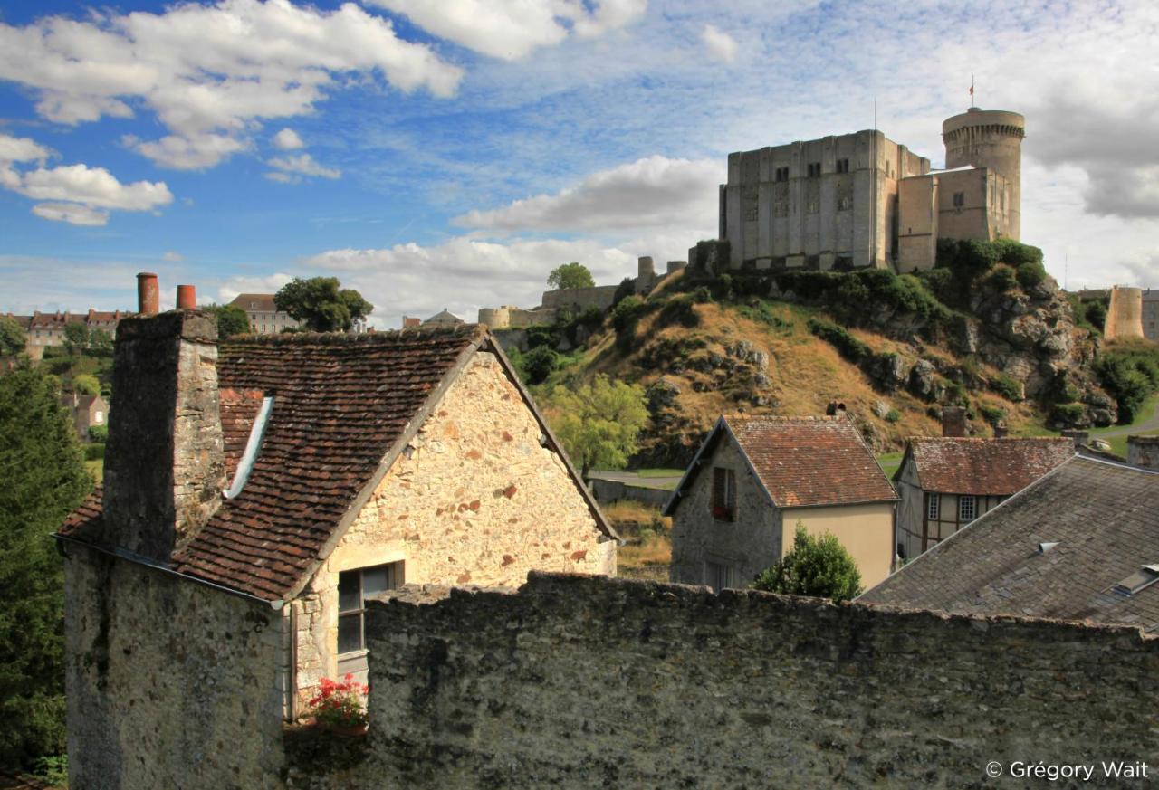 Отель Ibis Falaise Coeur De Normandie Экстерьер фото